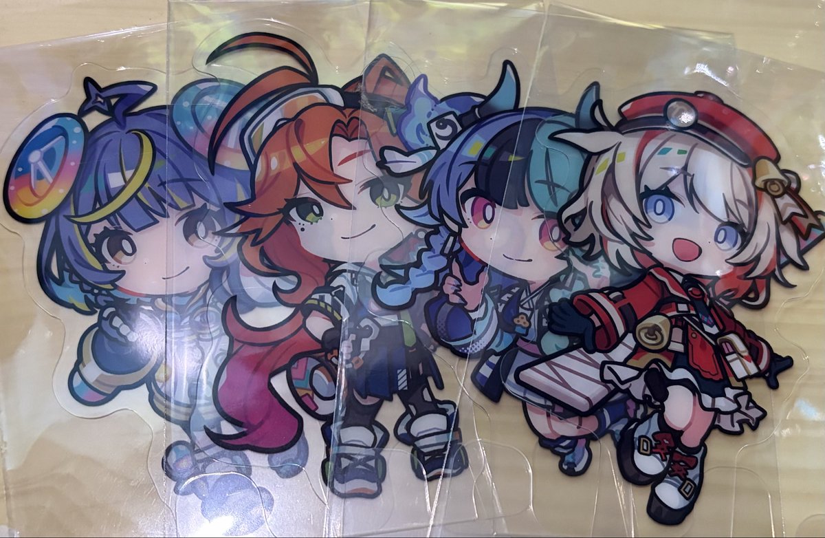 M_NATSUME_S's tweet photo. つづりちゃんとめらちゃんのグッズ買ってきた！

あみあみの特典はとりあえずコンプしました(^^)

#鈴鳴つづり
#あちちみて https://t.co/FT4CksKKMU
