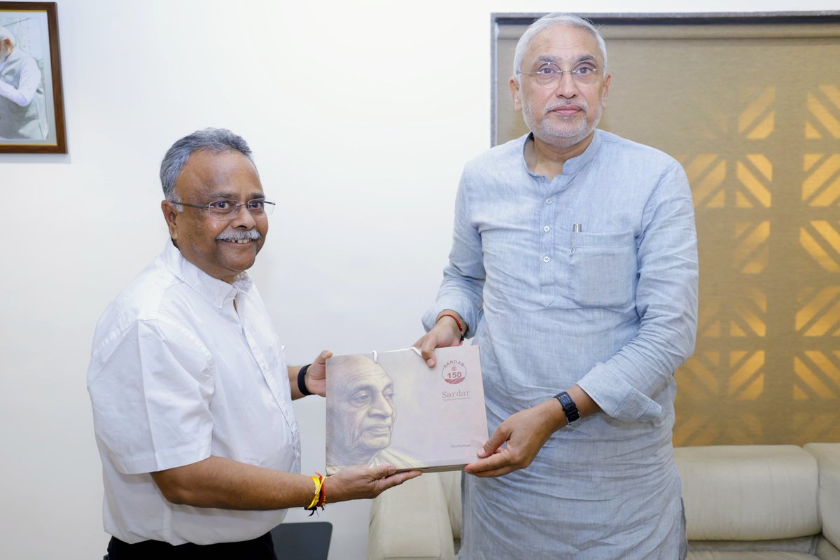 iJagdishBJP's tweet photo. આણંદ ડી.એન હાઈસ્કૂલ ખાતે  'યોગ શિલ્પ' વર્કશોપ ની મુલાકાત લીધી. https://t.co/tMOPS3zsBV