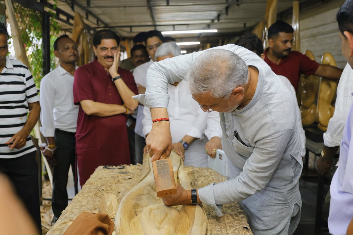 iJagdishBJP's tweet photo. આણંદ ડી.એન હાઈસ્કૂલ ખાતે  'યોગ શિલ્પ' વર્કશોપ ની મુલાકાત લીધી. https://t.co/tMOPS3zsBV
