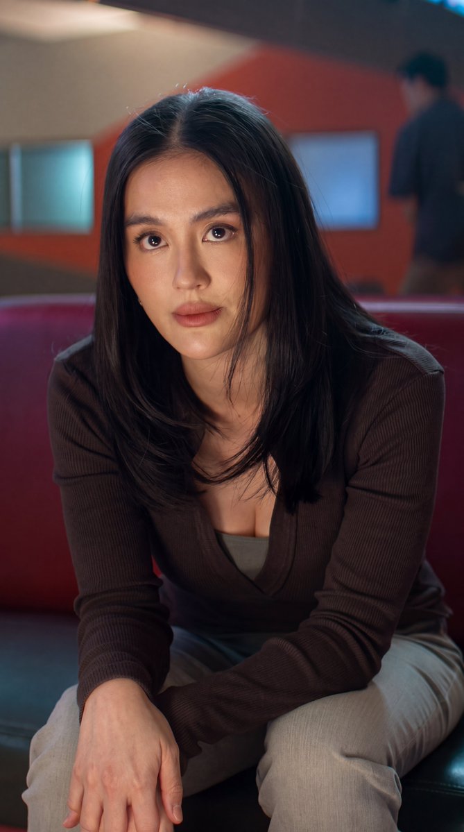 ScarletSpeeds16's tweet photo. Agnez Mo in Reacher. https://t.co/aj84FOhNBF
