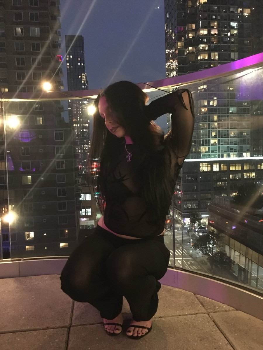 nessaownsu's tweet photo. my feet shouldn’t turn you on… https://t.co/KbnHGvEVe8