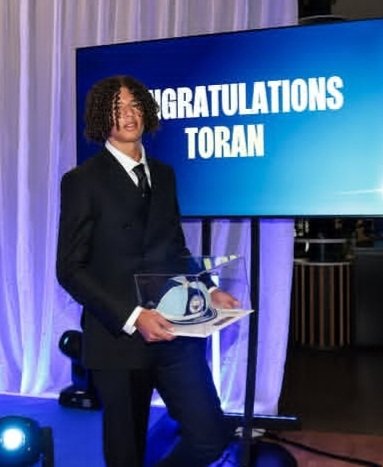 NTFootballHub's tweet photo. New York-born Manchester City U18 goalkeeper Toran Mathiesen (16).
Brave, vocal, and commands his box.
Also eligible for England, he is definitely one to watch for the #USYNT.
#MCFC https://t.co/ZiBp9EcYbN