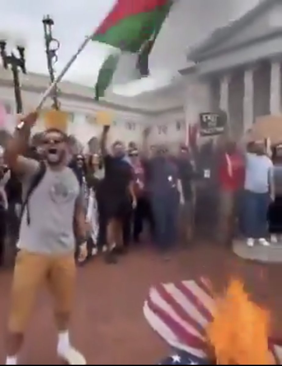 DavidJHarrisJr's tweet photo. Do you agree that Islamist extremists who refuse to assimilate, chant “Death to America,” or burn our flag should be deported immediately? https://t.co/h7L4nsWNP6