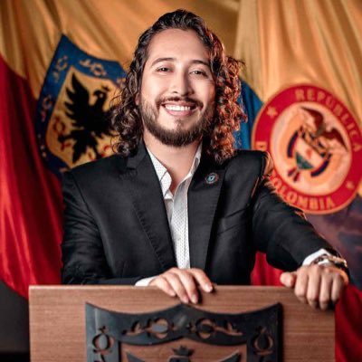 AlejoBetancurt7's tweet photo. Que lo sepa Bogotá de cara al año entrante que van a buscar sus votos: 

@ElJuliSastoque ha votado positiva la reforma tributaria que le quita impuestos a los dueños de constructoras y los sube, mediante ICA, a pequeños empresarios.

2027 año del castigo electoral. https://t.co/LFpH6epucy