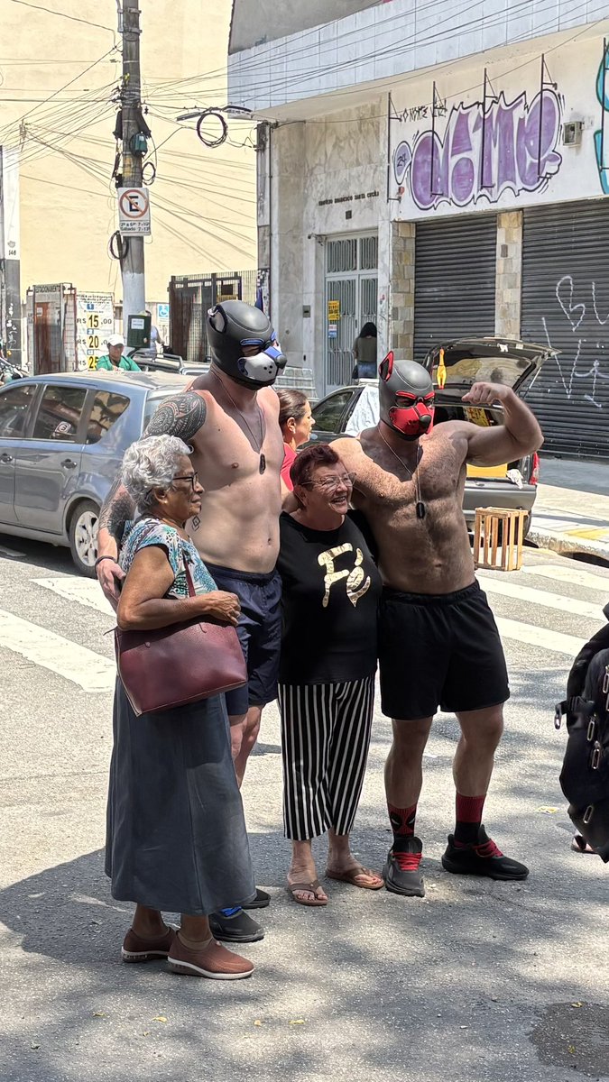 raftinhoo's tweet photo. o zap dessas vovós vai bombar mto hj viva são paulo https://t.co/zdPmXzVhkz