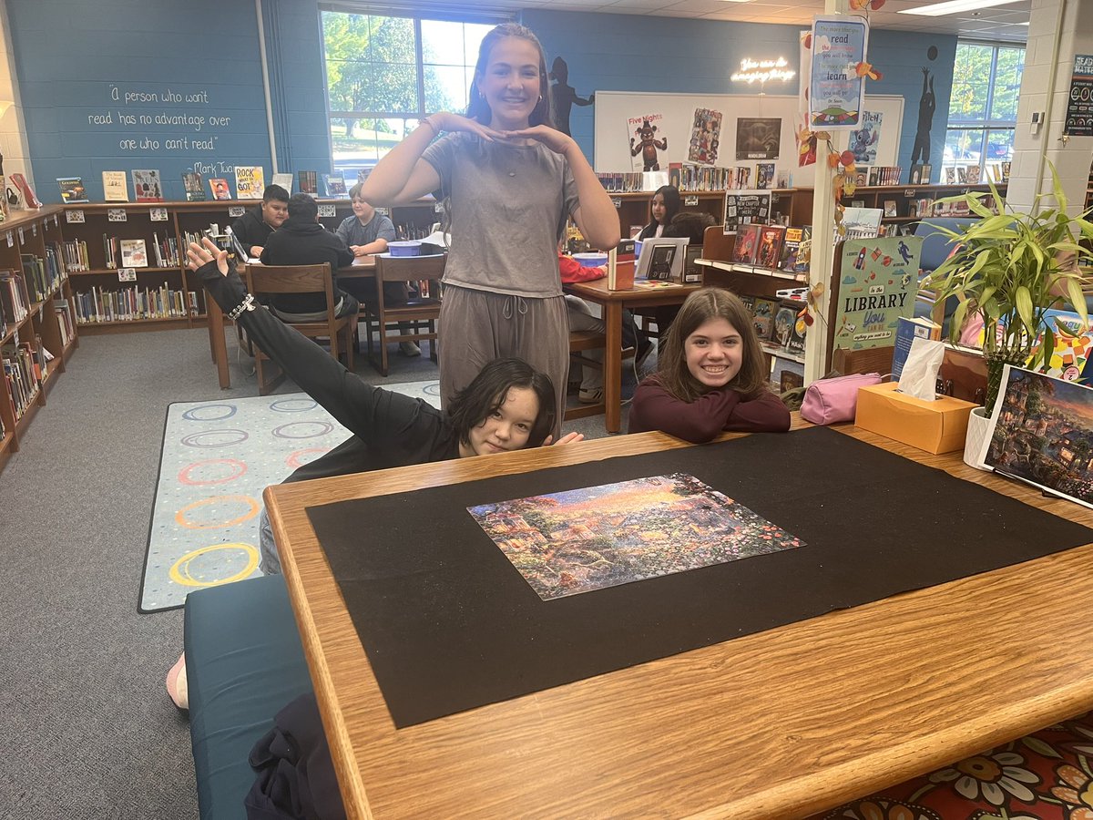 LibraryRmms's tweet photo. It’s always a great day in the RMMS Library! ❤️📚⭐️🎉 https://t.co/0DehVRgxG0