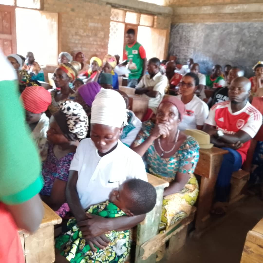 KikotiOnes11685's tweet photo. #CNDD-FDD MUHUTA
#ZONE MAGARA
Umutekano ni karahara muruganda ntibacura #SZ_MAGARA #DANIEL
Kuruyu wa mungu 27/09/2027 Umunyamabanga y'umugambwe CNDD-FDD Muri ZONE MAGARA yakoreye Imana Y Umutekano mugacimbiri #TARA kari Kumutumba wa #MUGENDO https://t.co/CBYd1VzQag