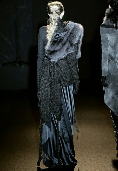 yssllvynn's tweet photo. A.F. Vandevorst Fall 2011 https://t.co/IdZISrQvDt