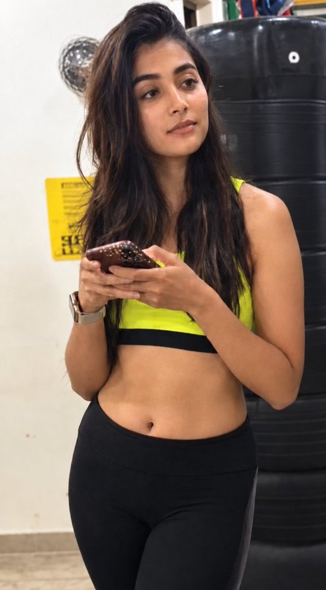 Poojahegdefanss's tweet photo. Pooja Hegde ❤️‍🔥 https://t.co/uf5QorUBN4