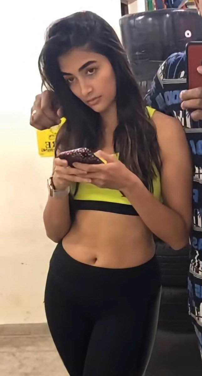 Poojahegdefanss's tweet photo. Pooja Hegde ❤️‍🔥 https://t.co/uf5QorUBN4