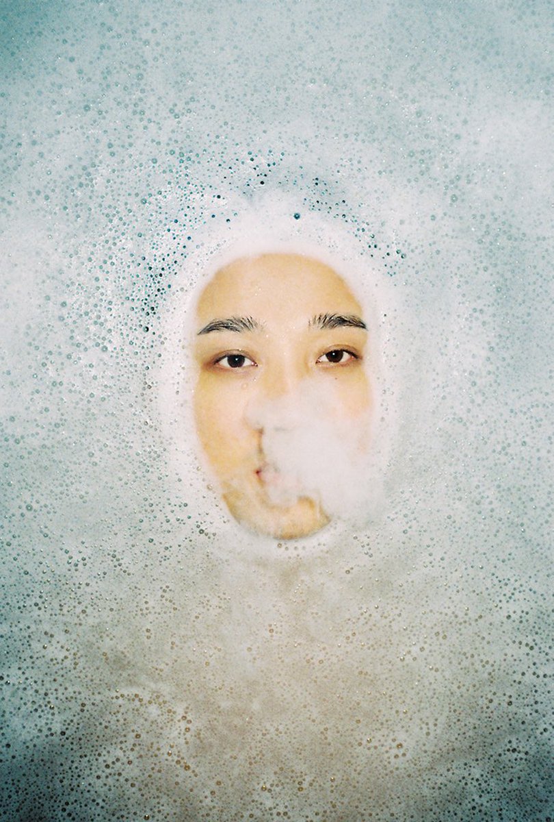 saintsoftness's tweet photo. My students start Berger’s “Ways of Seeing” Tuesday and in addition to the examples in Chapters 1-2 he includes, I use a lot of Ren Hang photographs as a case study. I think some of you might like his work a lot— I hope it continues to gain momentum in museums and galleries. https://t.co/HkvIO4VkU2