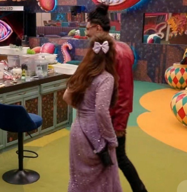 ocyeanicbaby's tweet photo. this frenemies of yung and arishfa is actually making me fall for it they are kinda cute🫣

#BiggBoss20 #BB20 https://t.co/N8pbrKHlWm