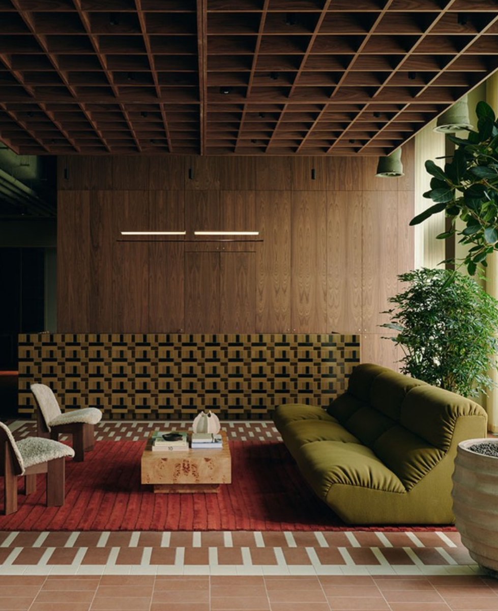 interiorsuckerr's tweet photo. Conductor, Stratford — a workplace designed to feel more like a hidden oasis than an office.

Inspired by the golden age of travel, with rich materials, warm details, and a little old-world charm.

Designed by Studio Multi https://t.co/vmpmdWslSX
