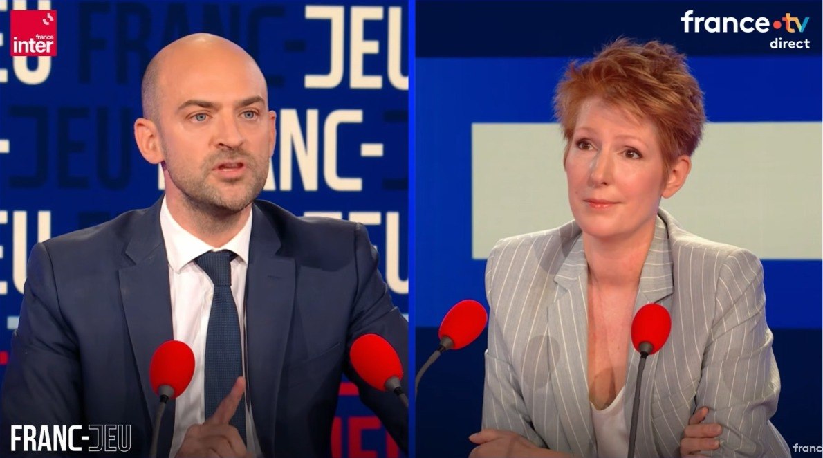 YannickJelen's tweet photo. 1/2  face à @NPolony Jean-Noël Barrot affirme que désormais ce ne sera "plus possible pour les pays européens" d'acheter des systèmes de défense américains, et ce "uniquement grâce à la France". C'est FAUX. Les nouvelles règles européennes ne rendent pas impossible... https://t.co/6cmoUiTh2e