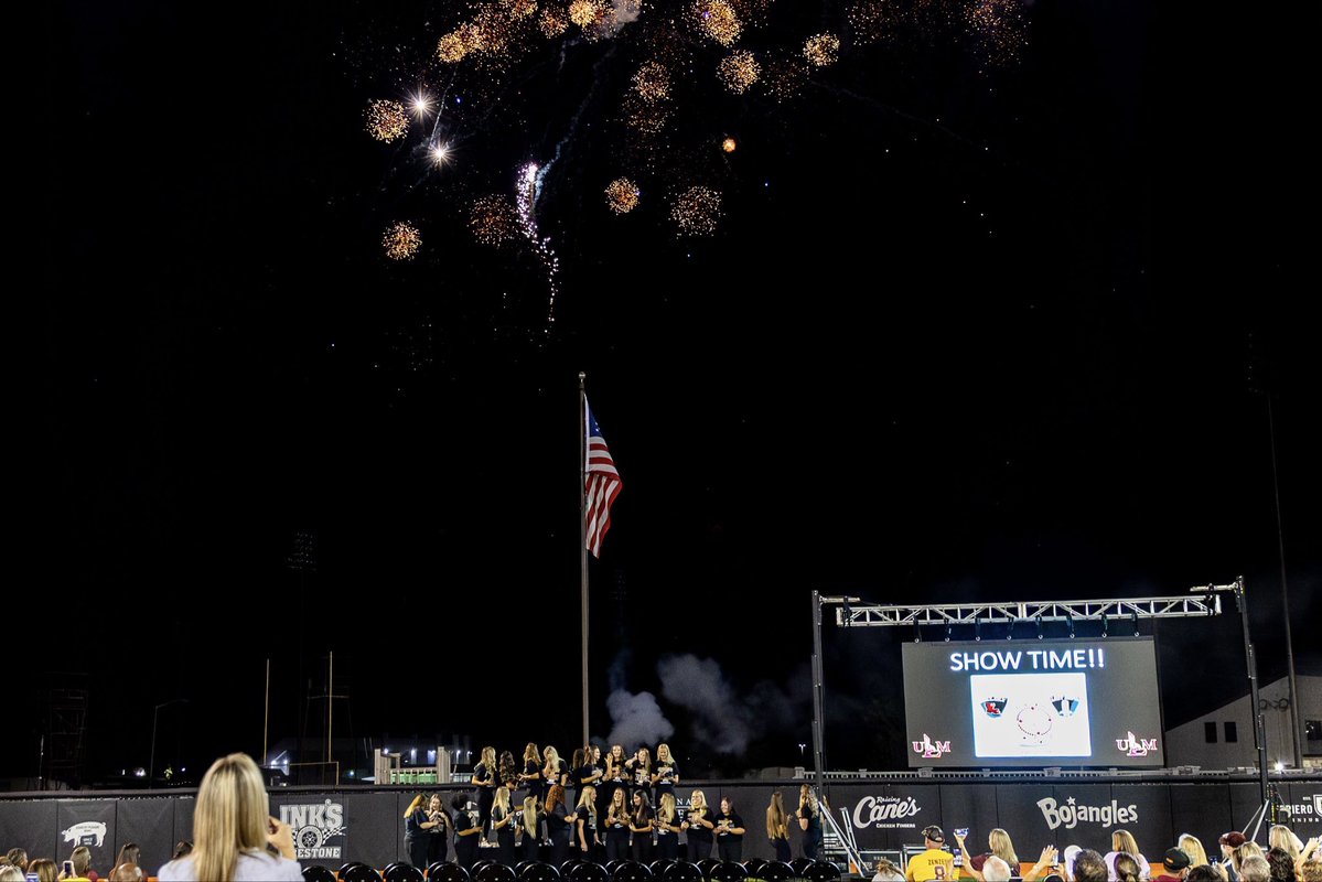 ULM_Softball's tweet photo. Putting a ring on a championship season. 🎇

#TakeFlight https://t.co/22c6WOUz4Y