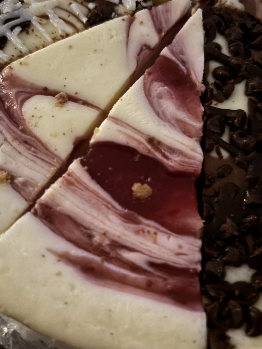 marshgenius's tweet photo. whys my cheesecake giving baby beans https://t.co/JvFGIBclOQ