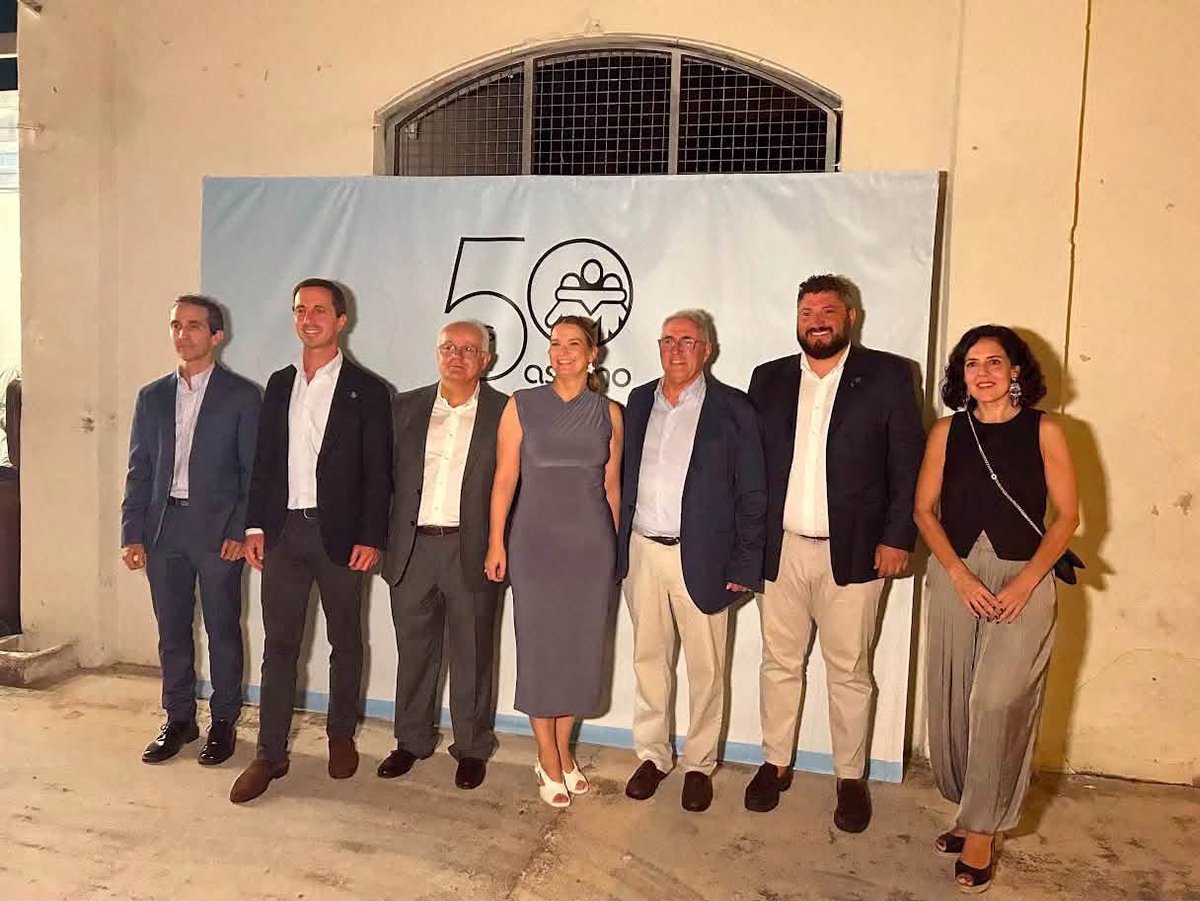 Asnimocom's tweet photo. 50 años haciendo camino juntos🩵 https://t.co/8suj4W8gH0