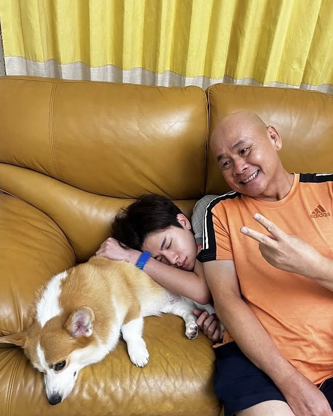 kh1ovele's tweet photo. คู่แข่งแย่งมรดกเฮียไทย 🐶👦🏻✨🤏🏻 https://t.co/yY2jIdrXk5