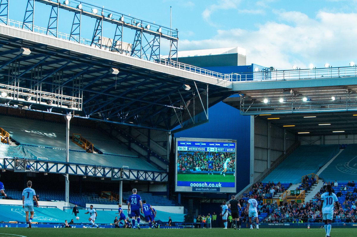 jwhitbymedia's tweet photo. The Grand Old Lady ๐ธ๐
#Game4Hope #Everton #EITC #sportsphotography #Goodisonpark https://t.co/VgEi62QzDQ