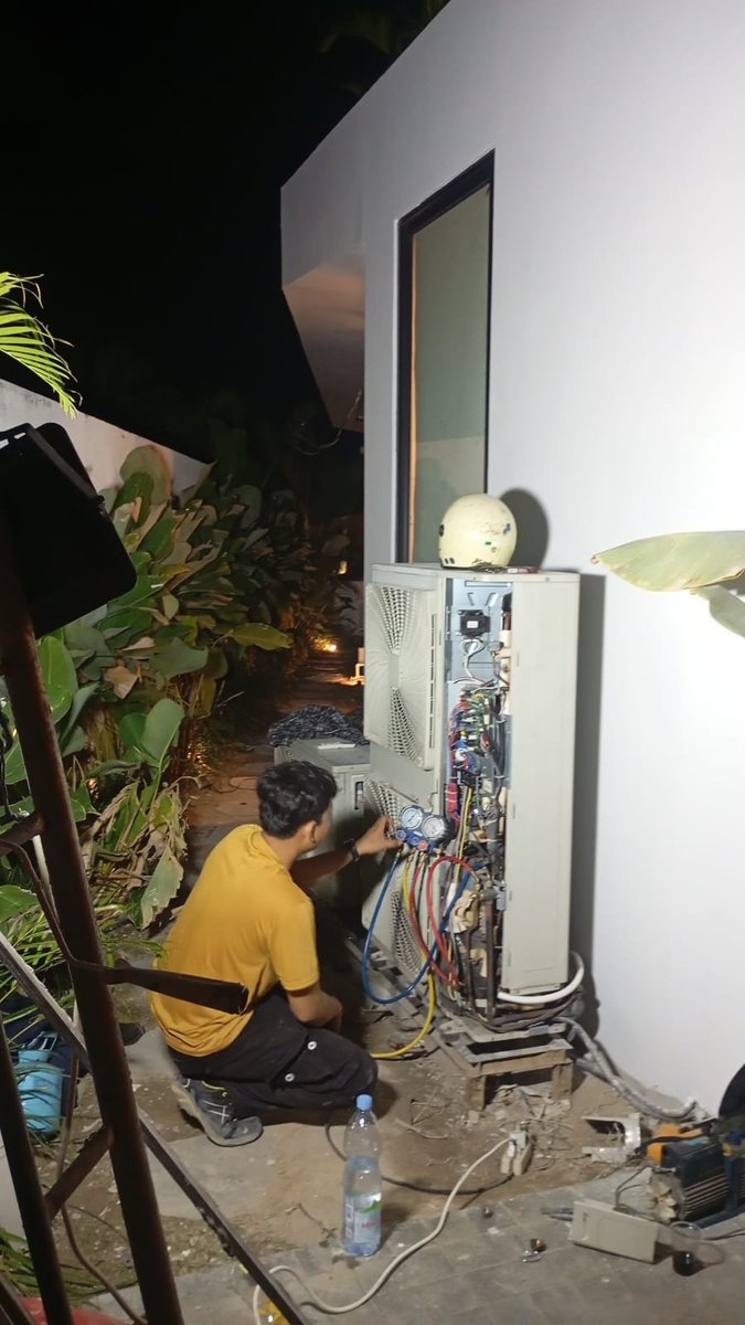 jolyrogx's tweet photo. @adityahadiputer @KapudS640 gw sring nanganin AC dari Split, casset,VRV  ducting buat vila dibali . outdoor di taruh di rooftop atau taman, Yg mana Jarak pipa juga seringan lebih dr 10m sampai 15m gk pernah masalah. https://t.co/eSYnGJmLV6
