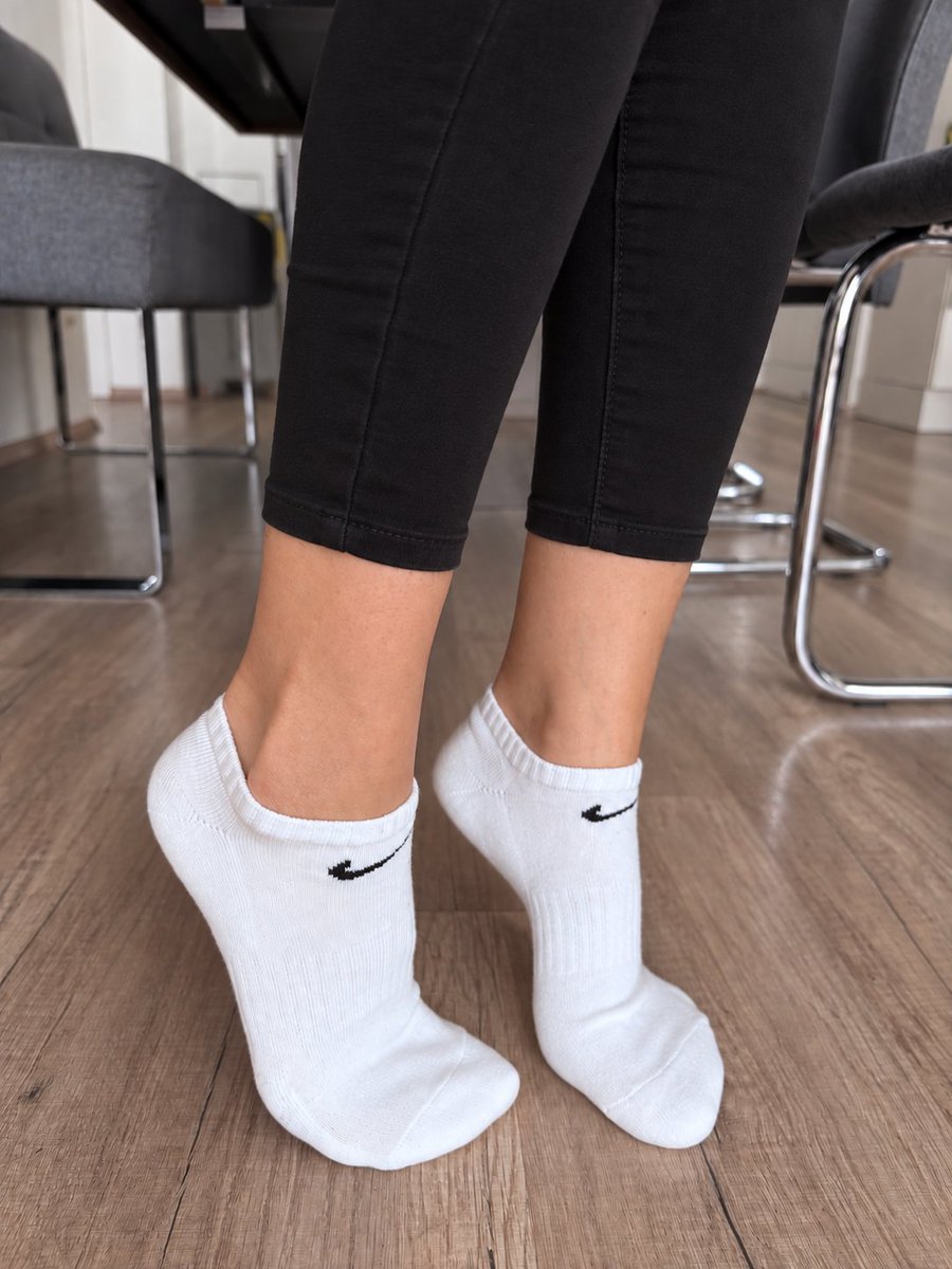 LaraVoss93's tweet photo. Wer sagt, dass Socken langweilig sind? 😌 https://t.co/Jl5WEEQJRE