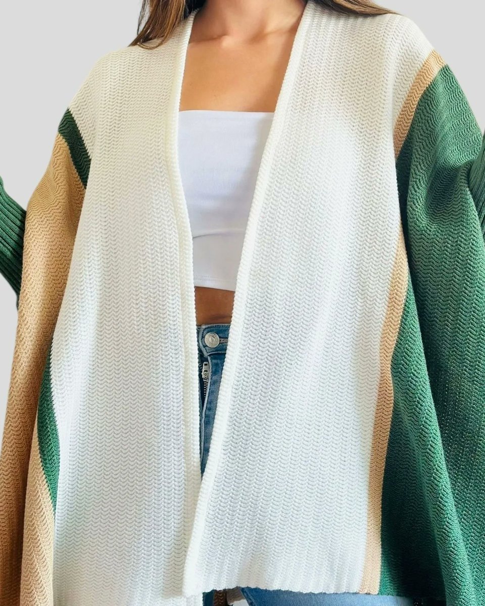 EusebioBeaorg's tweet photo. Lightweight knitted sweater with a contrasting polo collar, V-shaped lapel, and sweet mini-heart pattern. 100% Colombian craftsmanship with excellent-quality finishes. The collegiate polo style is trending, while the heart detail adds a feminine https://t.co/LPMzpdcawO
