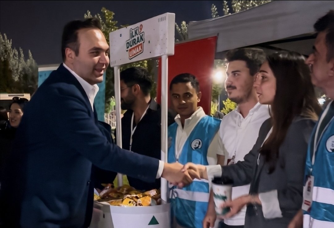 uniakkayseri's tweet photo. Bi’Fest Millet Bahçesi “Kampüse Hoş Geldin” standımızda Gençlik Kolları Başkanımız Yusuf İbiş, BB Başkanımız Memduh Büyükkılıç, İl Başkanımız Hüseyin Okandan ve İl Gençlik Kolları Başkanımız Kemal Yiğit Güler’i ağırladık. Destekleri için teşekkür ederiz.🇹🇷
​
#KampüseHoşGeldin https://t.co/AR3XKqedfq
