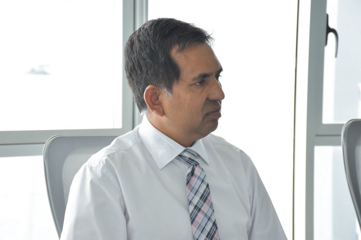 AdhaalathOffice's tweet photo. ދިވެހި ސަރުކާރުން ތަޢާރަފު ކުރައްވާފައިވާ "މޯލްޑިވްސް ޕާރލް ރެސިޑެންސީ" ޕްރޮގްރާމާ ގުޅިގެން ޢަދާލަތު ޕާޓީގެ ފަރާތުން ސާފުކުރަން ބޭނުންވާ މުހިންމު ކަންކަން އޮޅުންފިލުވުމަށްޓަކައި، ޕާޓީގެ ރައީސް އައްޝައިޚް މުޙައްމަދު ޝިފާންގެ އިތުރުން އިސް ލީޑާރޝިޕުން އިޤްތިޞާދީ ތަރައްޤީއާއި ވިޔަފާރިއާ ބެހޭ ވަޒީރު މުޙައްމަދު ސަޢީދާ ބައްދަލުކުރައްވައިފި.