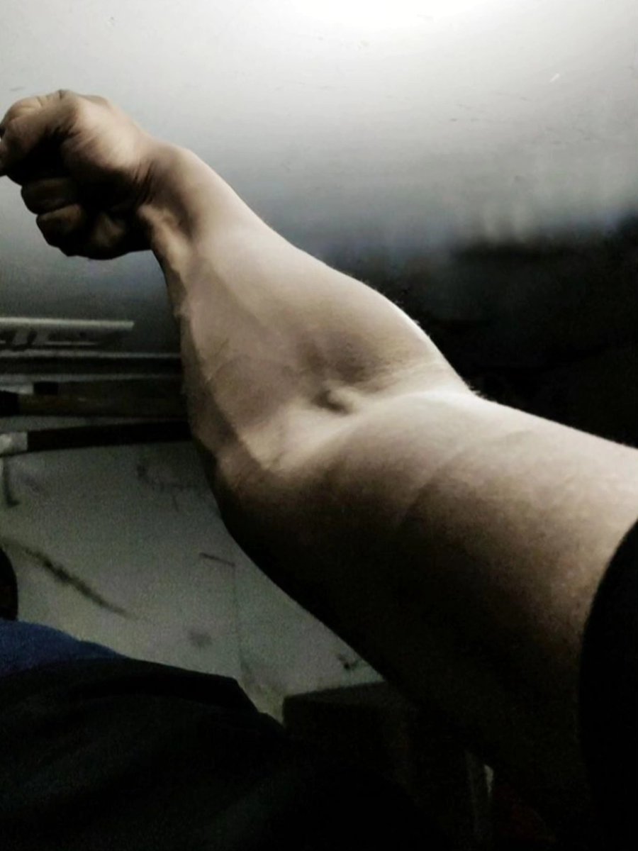 EvaRaymondbbnh's tweet photo. Let's train the sexiest muscle. https://t.co/9ocfKRWecN