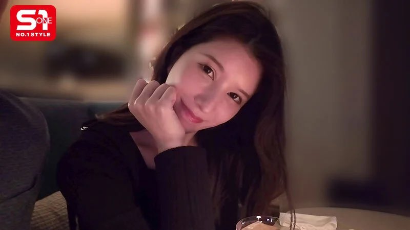 q98pap's tweet photo. 「笑顔の可愛さ」と「大人の色気」のギャップがたまらない。
凪ひかるの魅力を、2人きりのプライベート感たっぷりに堪能できる一本。
普段とのギャップにハマる人、必見。
#凪ひかる https://t.co/QthyxNEGWK
