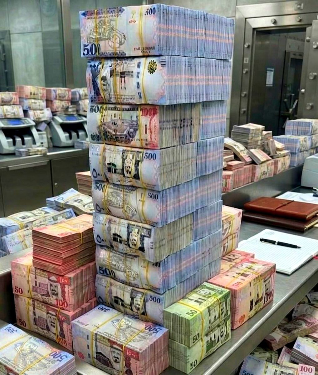 MajdAlhqyl95933's tweet photo. عشرة مليون
لو جاتك 3،000،000 ريال سعودي اليوم

هل يمكن للمبلغ.. أن يحل كل مشاكلك💵

◯ نعم

◯ لا

#خليجي_الديار_العربية27 https://t.co/TXrWDLKiBT