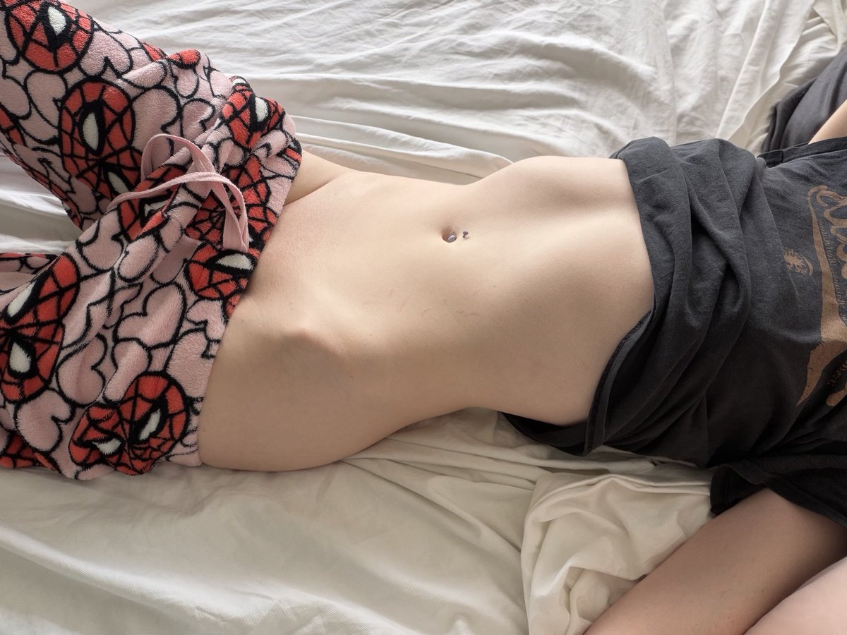AlexdotPSD's tweet photo. Tummy and a lil bush https://t.co/xOZZBAfEQX