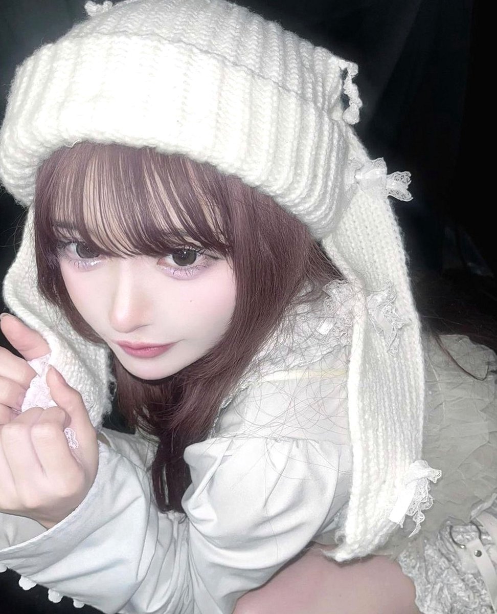 CharlotteSehv's tweet photo. こっち見てる気がして困るのよね…
独り言 https://t.co/89gKLxVfdG