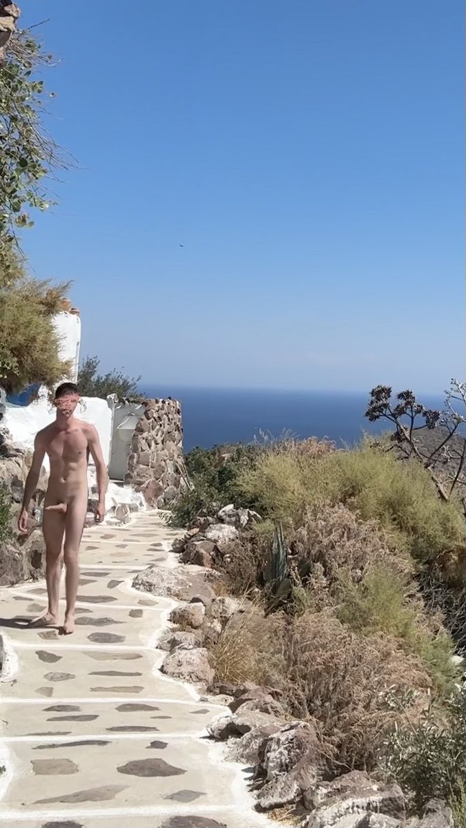 PaulBdx's tweet photo. Are you coming on vacation with me? #outdoor #exhib 🍑 https://t.co/QRDWDU3kuG