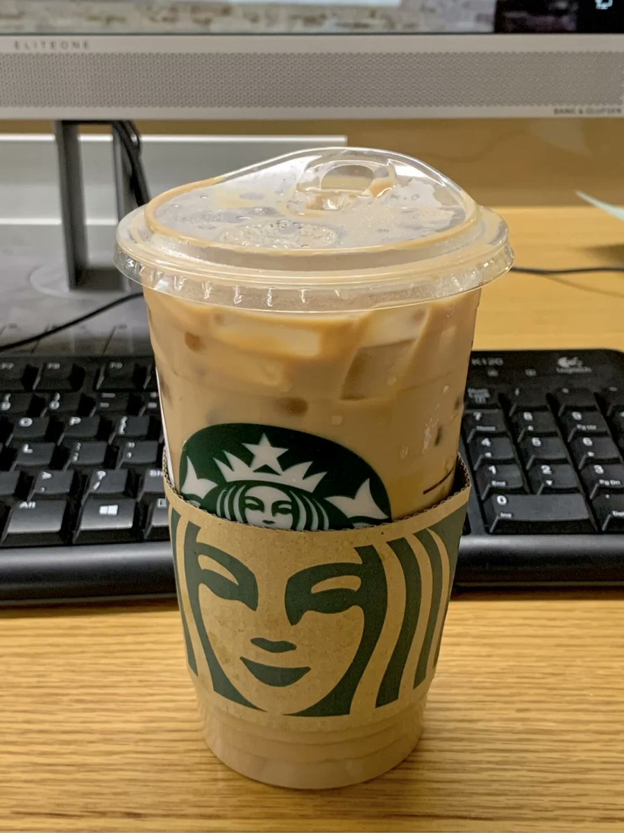 LASHAWNODR4ybz's tweet photo. Horita de preparar un refrescante café con hielo: extrae un shot de espresso, agrega agua fría, cubre con mucho hielo y un chorrito de jarabe de vainilla. Listo en 2 minutos! https://t.co/4OvVugA4nn