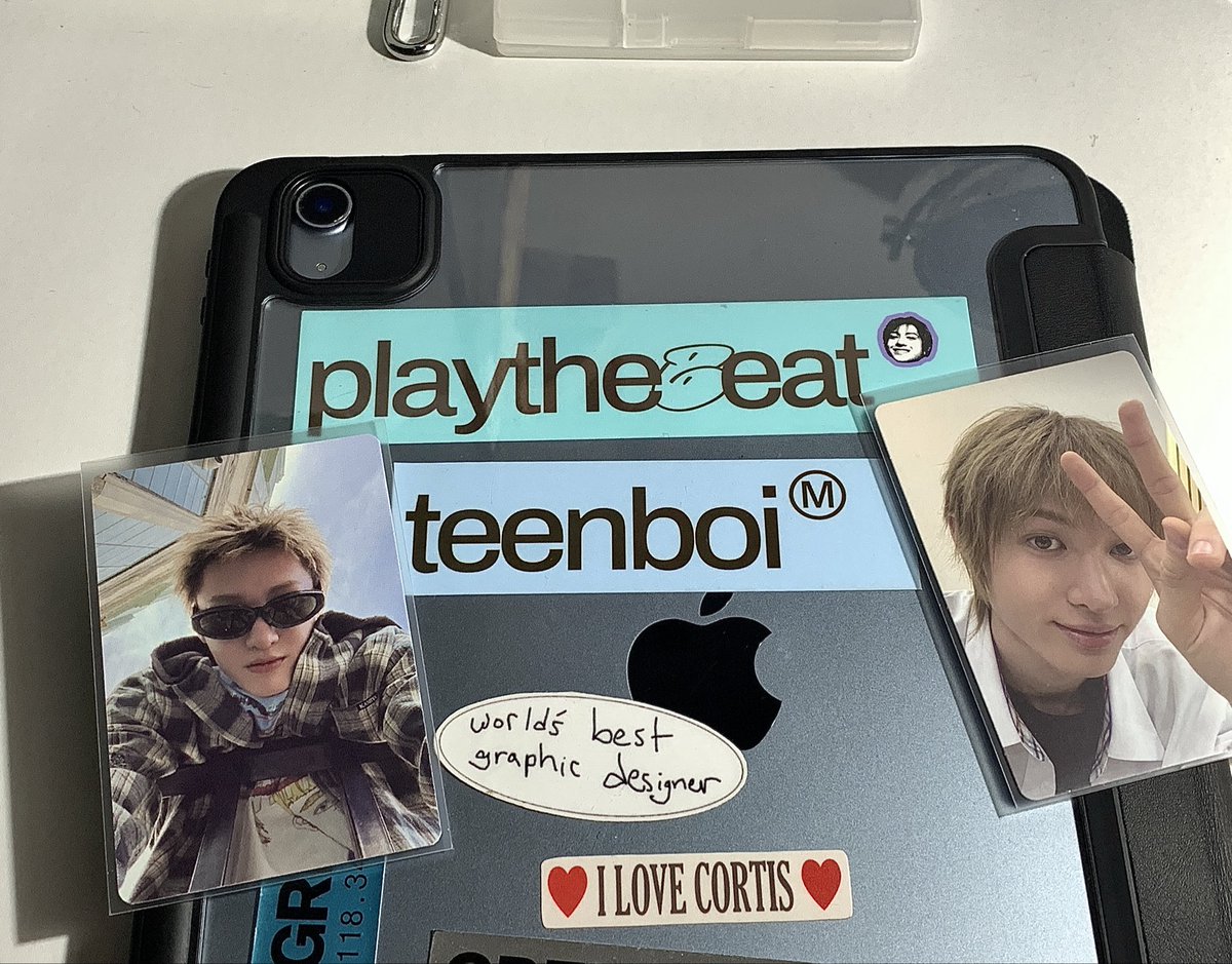 heveoms's tweet photo. —coolest stickers from @blumartine @marchisblue 🩵 https://t.co/9HSEAJgAZg