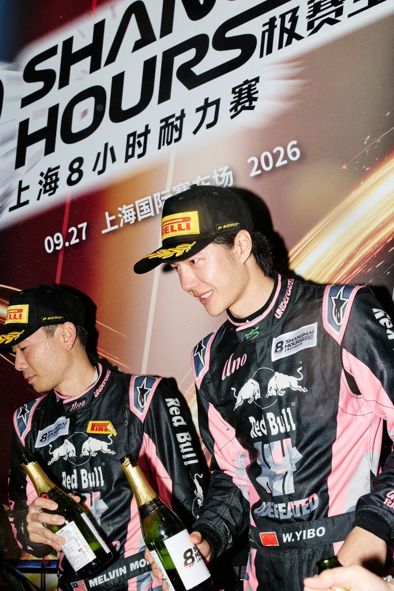 bowzbehappys's tweet photo. 📷20260927🏁SHANGHAI 8Hours Endurance 2026 🇨🇳 RACE DAY

#王一博YIBO85 เก่งมากกกกกก https://t.co/67MXZAekg8 | K.MELVIN MOH x UNO x RMB TEAM เก่งมากๆๆ ลุ้นกันยาวๆ 8ชั่วโมง Congratulations🏆🏆🎉👏💚

#WANGYIBOx8HSHANGHAI26 
#YIBO85 #85RACING #UNORACING
#หวังอี้ป๋อ #王一博 #WANGYIBO https://t.co/vF50JPOFef