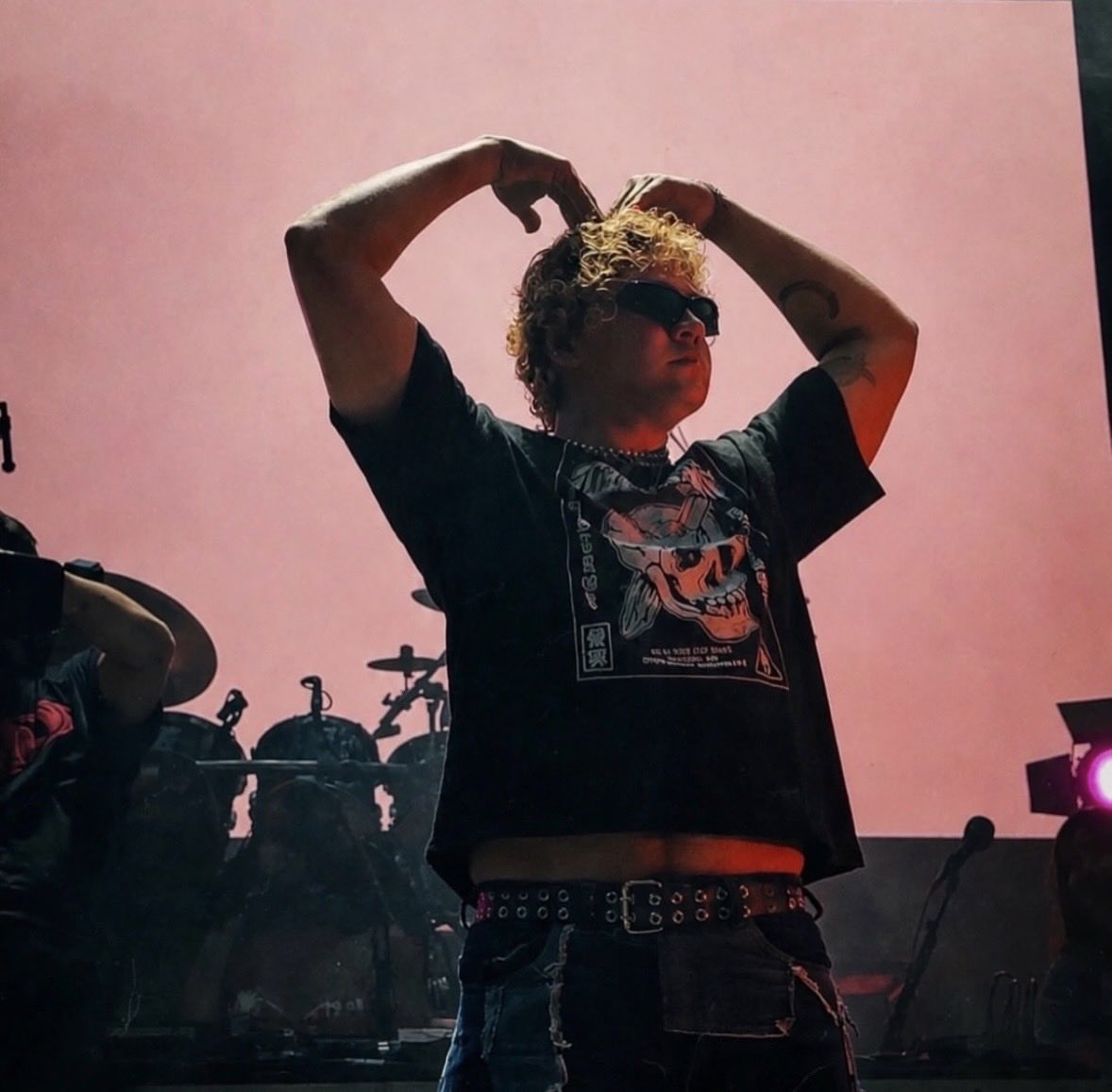 looseunit02's tweet photo. I adore this man https://t.co/DwOcBOjTEx