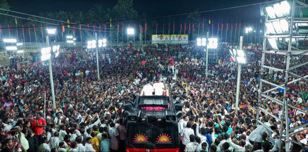Udhaystalin's tweet photo. Circus ஆட்சியாளர்களின் அதிகார வெறியால் திணிக்கப்பட்டுள்ள மதுராந்தகம் இடைத்தேர்தலில் கழக வேட்பாளர் சகோதரர் @iparanthamen அவர்களுக்கு ஆதரவாக, கடலென திரண்டிருந்த மதுராந்தகம் - மின்னல் சித்தாமூர் பகுதி மக்களிடம் உதயசூரியன் சின்னத்திற்கு வாக்களிக்குமாறு உரையாற்றினோம்.

@evvelu @thamoanbarasan @ksundarmla @AbdulmalikDmk @Prabhugajendran