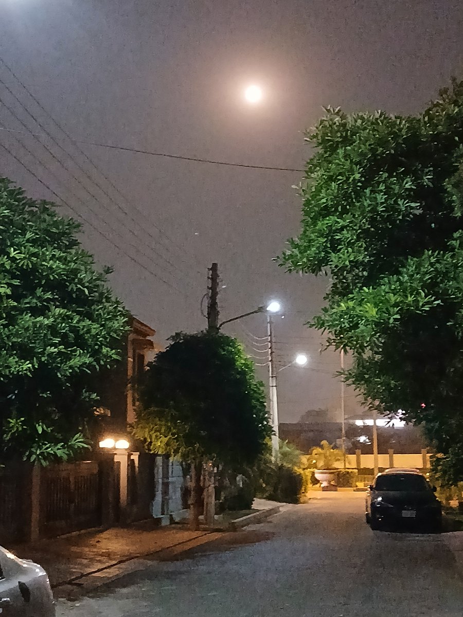 pasankhla's tweet photo. @op58694715 @DeeptaNagpal Moon in Lahore yesterday https://t.co/4rBc96FP8N