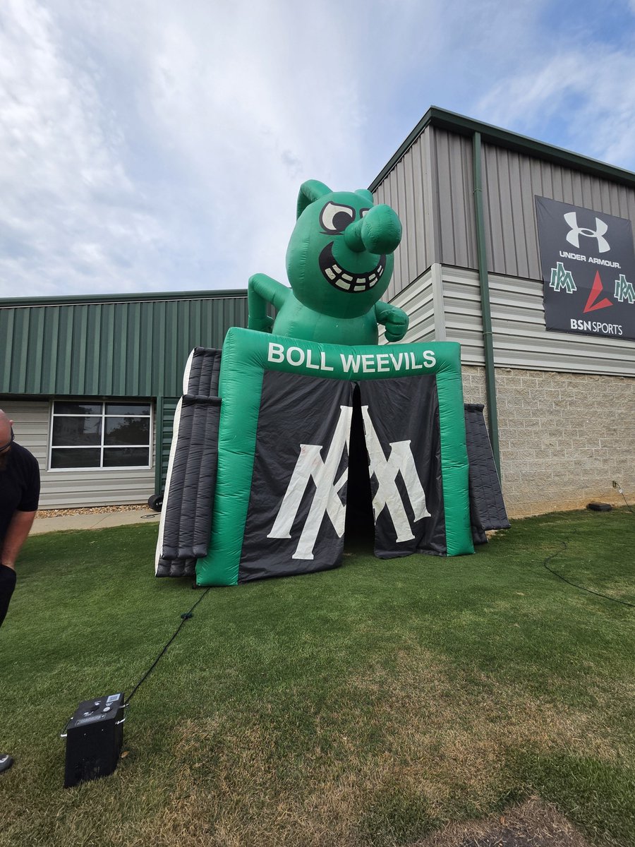 GageSeely's tweet photo. My family and I really enjoyed out time at the @WeevilFootball game yesterday. Thank you @CoachTorrain and @Huebner15 for the invites!!
#AYGATT #AGTG #QBTraining #Classof2027 @One11Recruiting @QBHitList @Rivals @Recruiting817 @_EliteProspects @GregBiggins @BrandonHuffman @ChadSimmons_ @mcprepathletics @TXPrivateFBGuy @TXPSMedia @its_codywhite @PrepRedzoneTX @tapps247 @ELITE_HSFB @NextupDfw @SamMoraJr @CoachGGoff