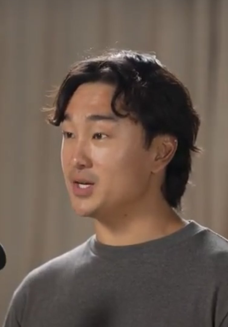 MrketInsider's tweet photo. JUST IN: FOMO FOUNDER SE YONG REVEALS THEY RAISED $15M FROM BENCHMARK AT A $100M VALUATION ON ONLY $2.5M OF ANNUALIZED REVENUE

TODAY THEY DO $600M IN ANNUALIZED REVENUE https://t.co/MfngA4zF51