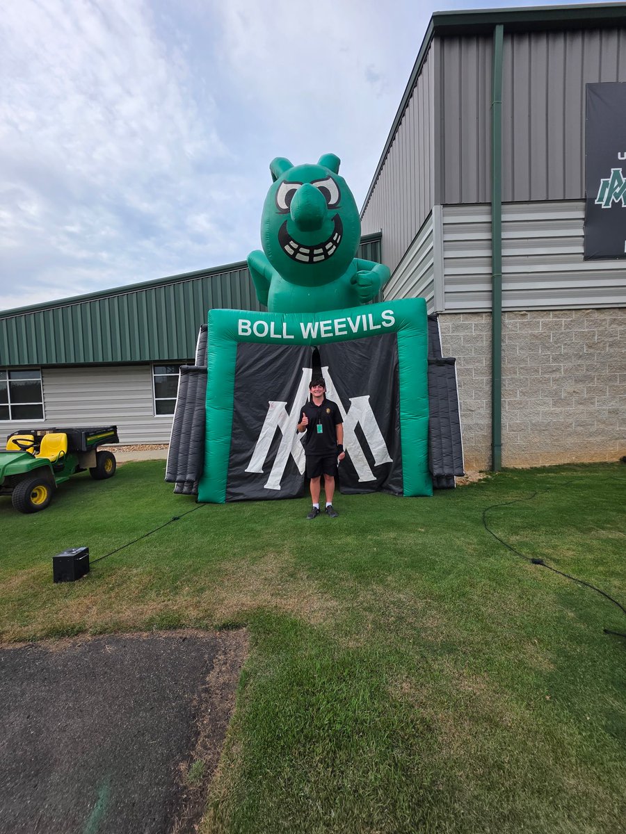GageSeely's tweet photo. My family and I really enjoyed out time at the @WeevilFootball game yesterday. Thank you @CoachTorrain and @Huebner15 for the invites!!
#AYGATT #AGTG #QBTraining #Classof2027 @One11Recruiting @QBHitList @Rivals @Recruiting817 @_EliteProspects @GregBiggins @BrandonHuffman @ChadSimmons_ @mcprepathletics @TXPrivateFBGuy @TXPSMedia @its_codywhite @PrepRedzoneTX @tapps247 @ELITE_HSFB @NextupDfw @SamMoraJr @CoachGGoff
