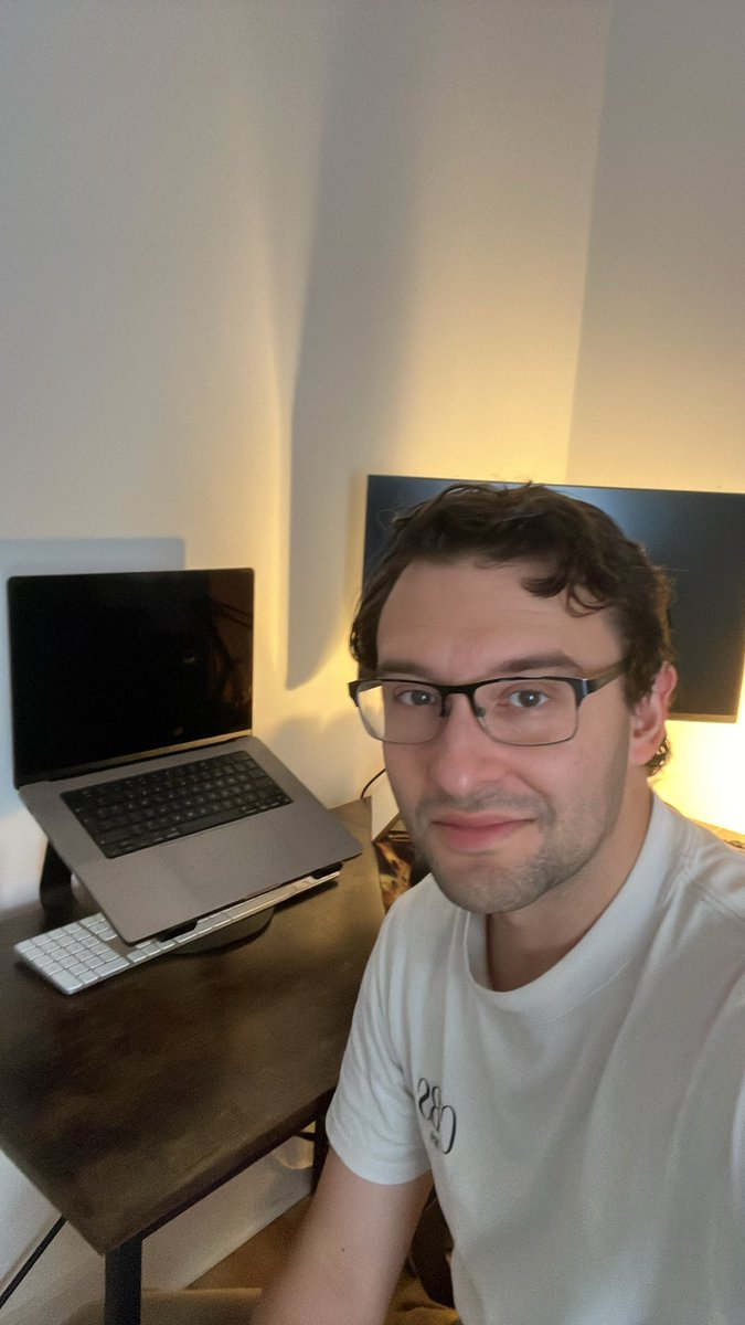 pigg_thomas's tweet photo. Hey I’m Tom building iOS and Mac apps to one day replace my income 

And I have no idea what I’m doing 

Trying each day to figure it out though https://t.co/uKvpavx8N8