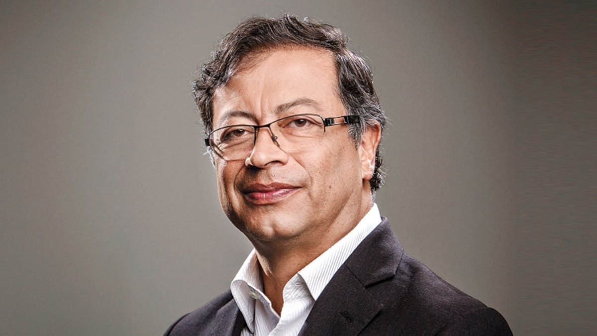 vrittor's tweet photo. @petrogustavo El señor Gustavo petro   siempre dijo la verdad 
 Duela al que le duela 
El no hizo show 
Ni quería fama
El la jugó por la vida de todos los colombianos   y la sigue jugando 
Pero ay gente que no valoran     y solo hablan por hablar  
 El hizo ver a Colombia la verdad https://t.co/Z3SMUNn2jW