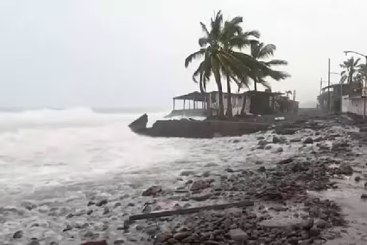 VTVcanal8's tweet photo. México activa alerta máxima ante avance del huracán Polo

Leer más➡️
https://t.co/88Xha1M2Kk https://t.co/Te7JbfLjdE