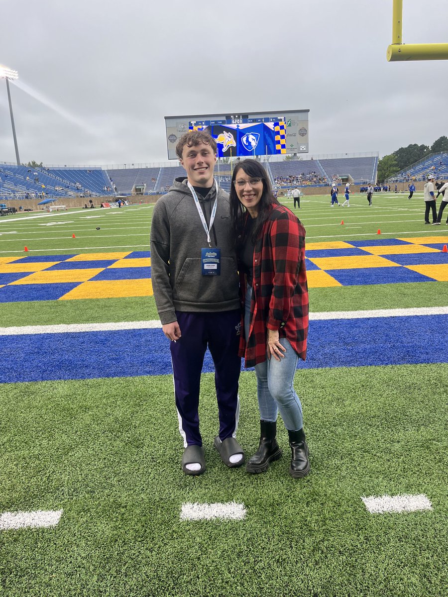JaxsonLayman's tweet photo. Thank you @Habs_51 @CoachDtjackson for the amazing game day experience. Excited for the future. @GoJacksFB @BellevueWestFB @bwfootballcoach @coach_tank28 @bw_dirtybirdz https://t.co/PWkCHLNdOB