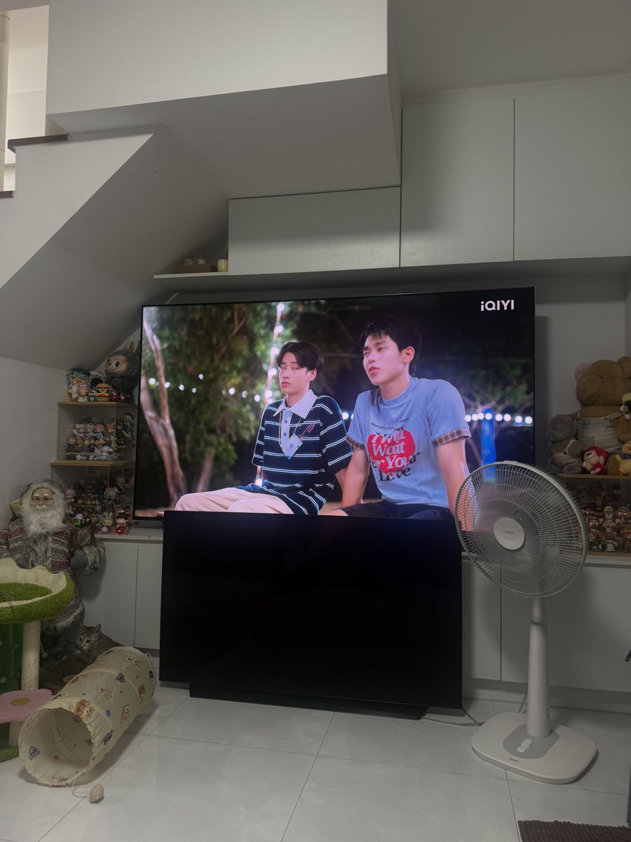 James_punnaphat's tweet photo. ฟิสิกส์ฟืนนั่งคุยกันเฉยๆ กุก้เป็นลิงได้ละ 5555 
เขินว่ะ!!!! 

LOVEX3 EPISODE 7

#LOVEx3_EP7 https://t.co/n0klNklHJC