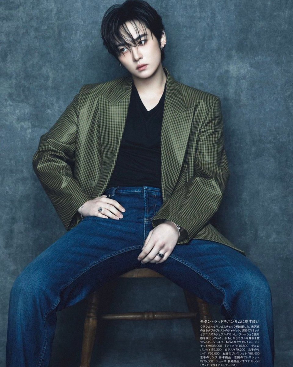 skzstyle_it's tweet photo. Lee Know graces the November special edition of Numéro TOKYO, bringing his effortless charm and timeless style to a stunning Gucci editorial.

LEE KNOW X NUMERO TOKYO 
#LEEKNOWxGUCCI https://t.co/OzQImXyE2Z