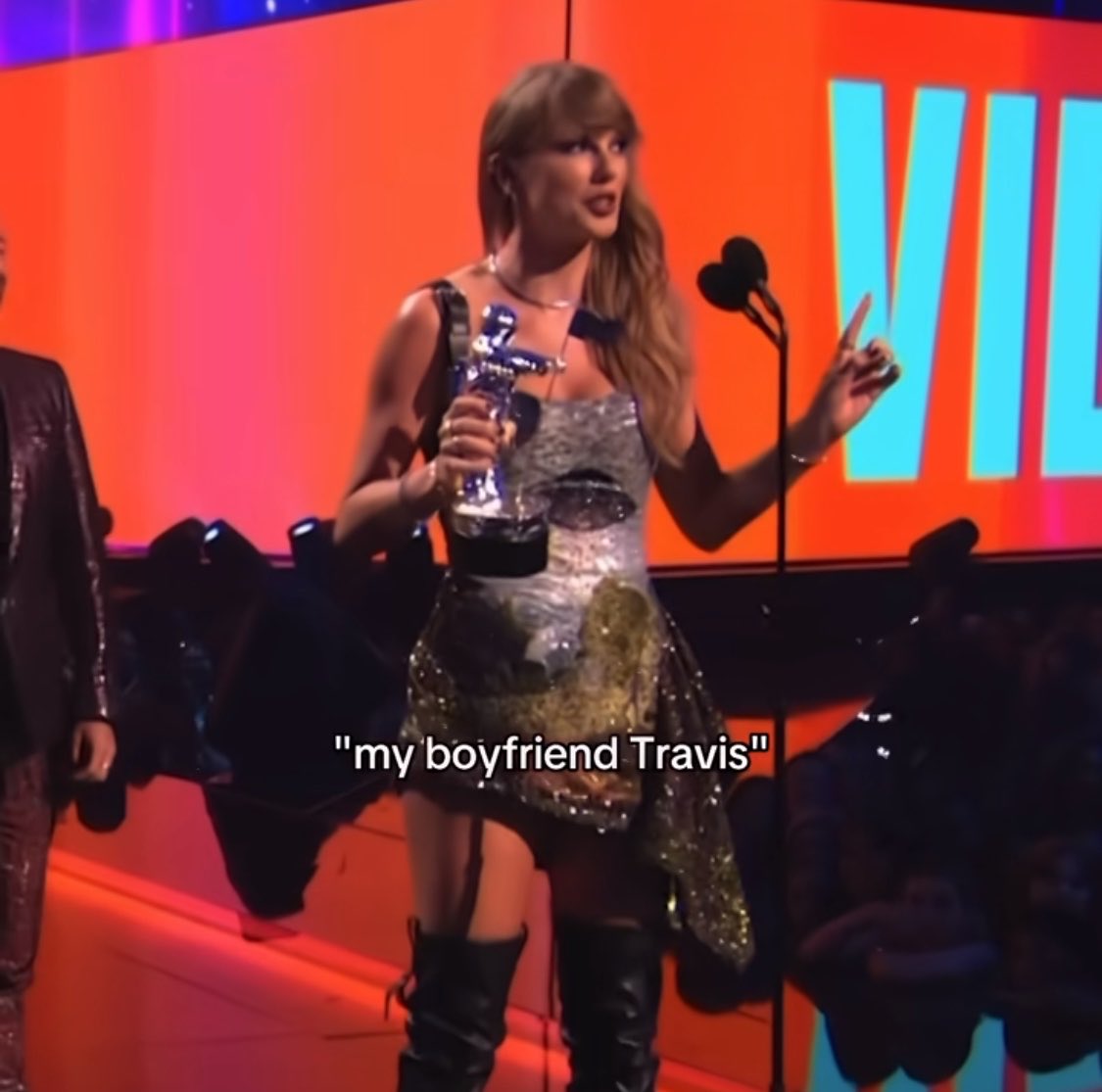 Ath28TS's tweet photo. “my husband” 🫦today and with a legendary speech as always❤️‍🔥 
#vmas https://t.co/yepqBU17EM